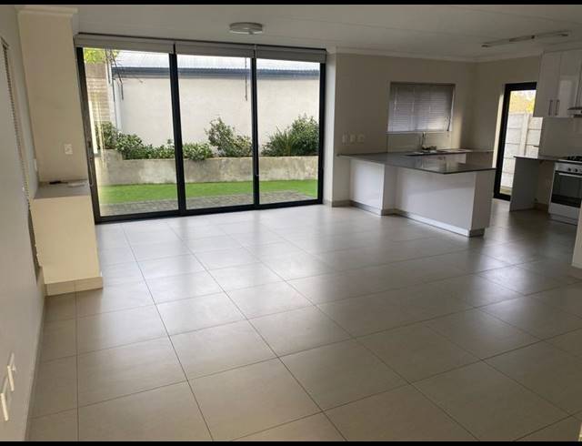 3 BEDROOM TOWNHOUSE FOR SALE IN PROTEA HEIGHTS